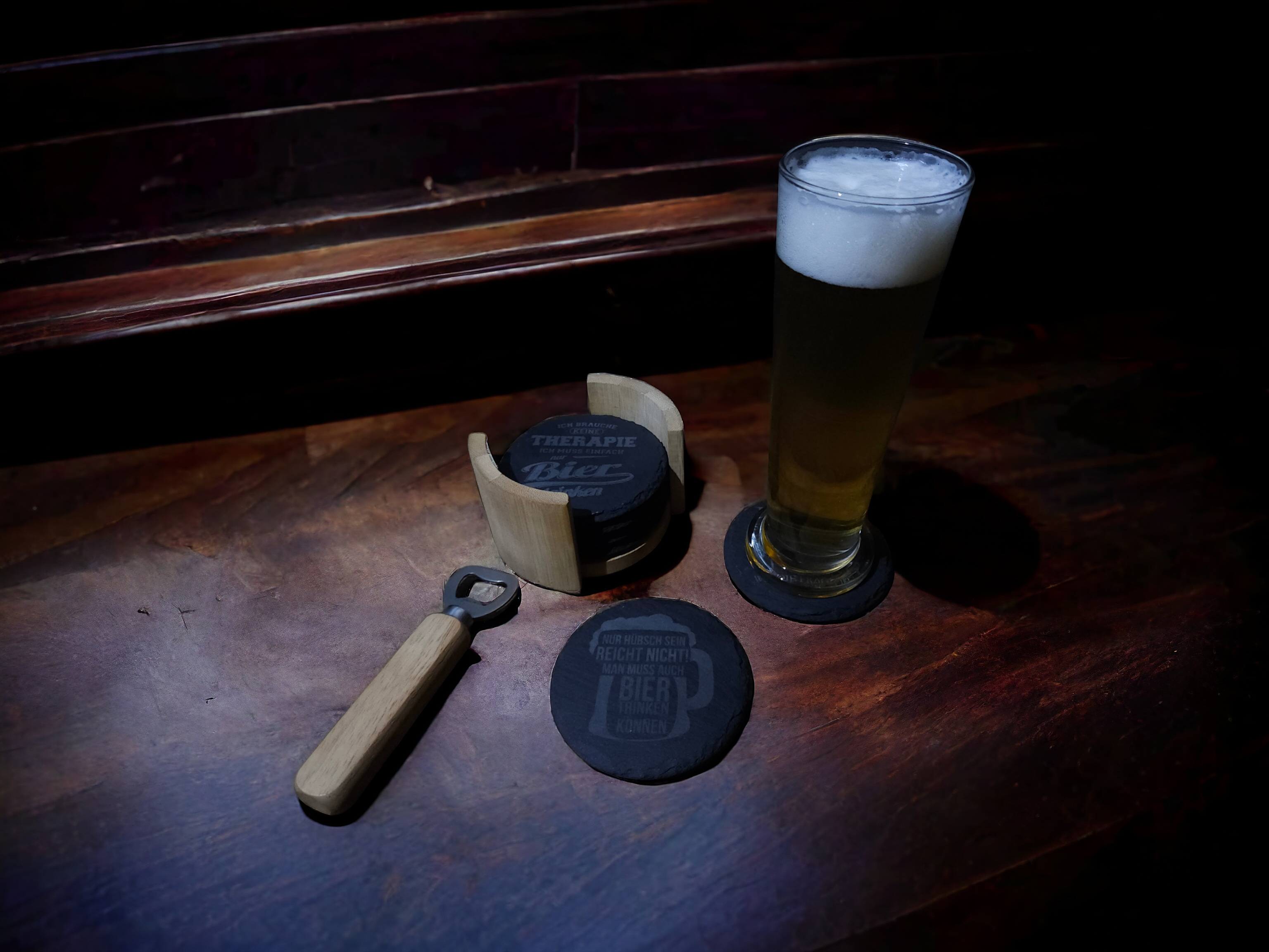 Bieruntersetzer aus Schiefer – Set mit Spruchgravur