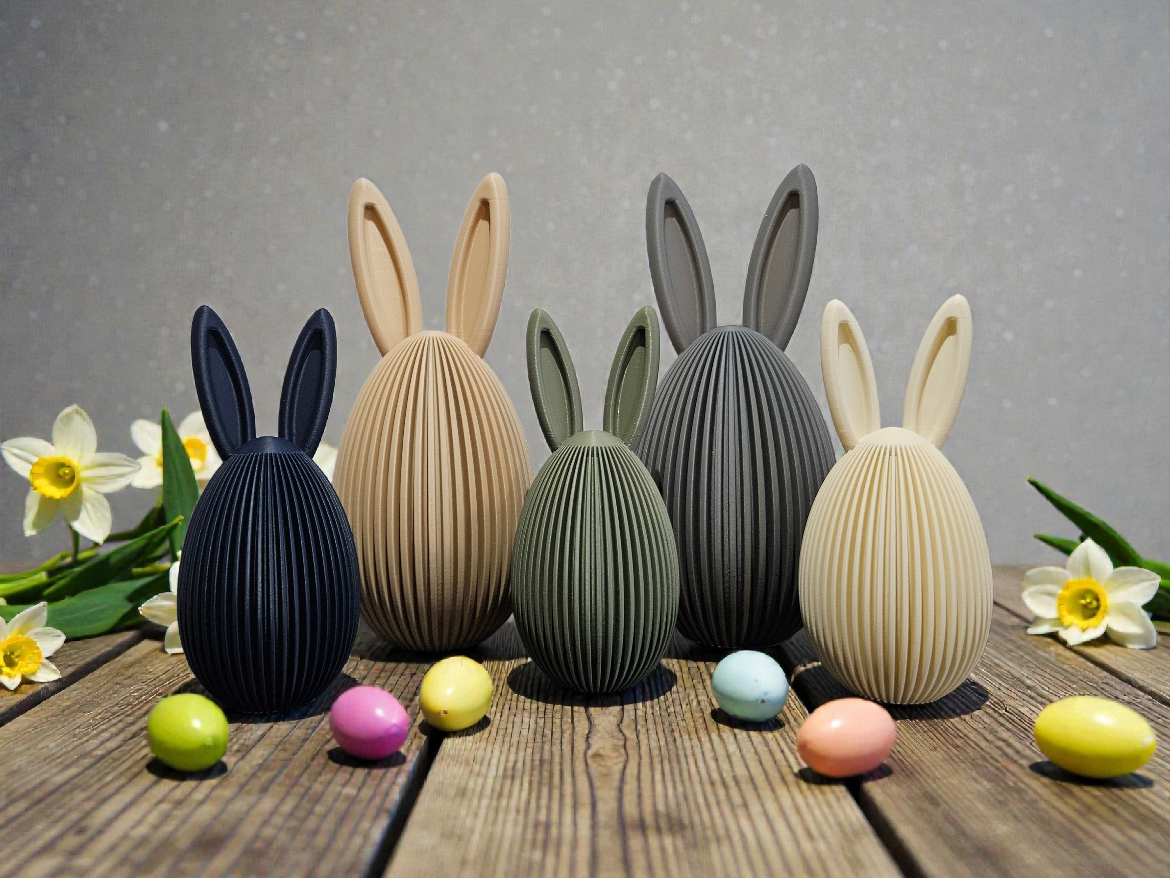 3D-gedrucktes Osterei mit Hasenohren in moderner Optik